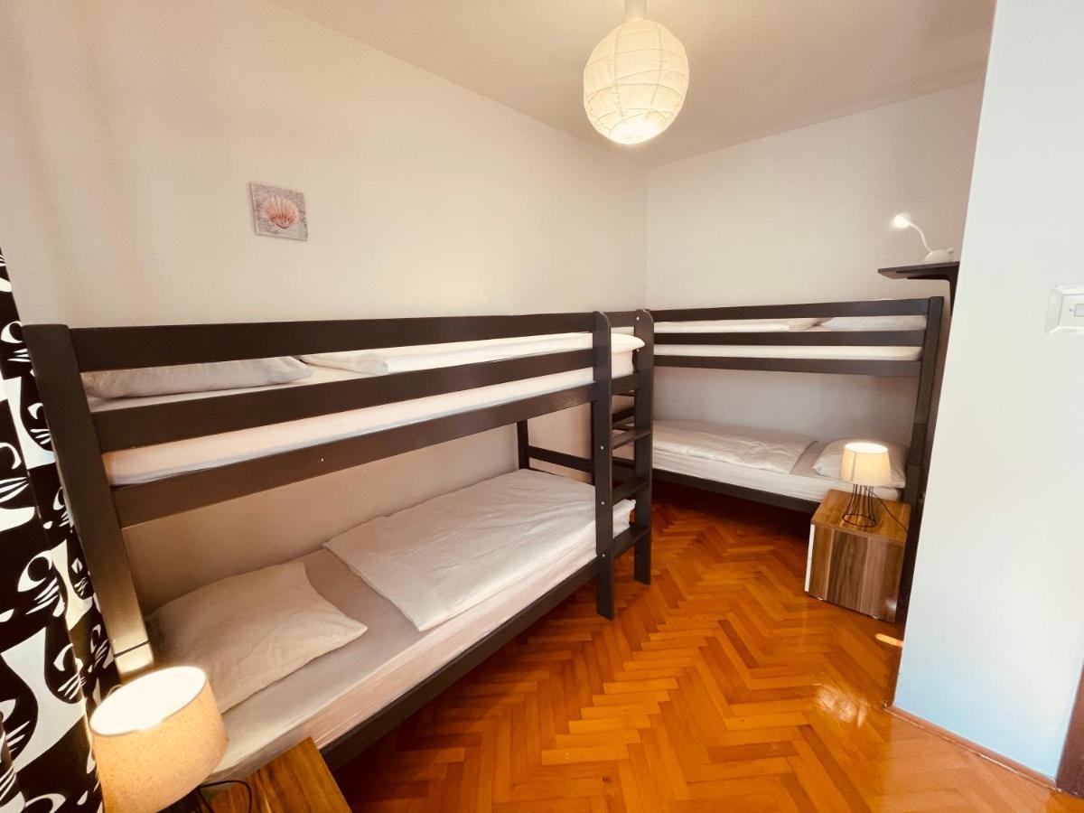Central Single House With Parking-Top Location! โนวาลยา ภายนอก รูปภาพ