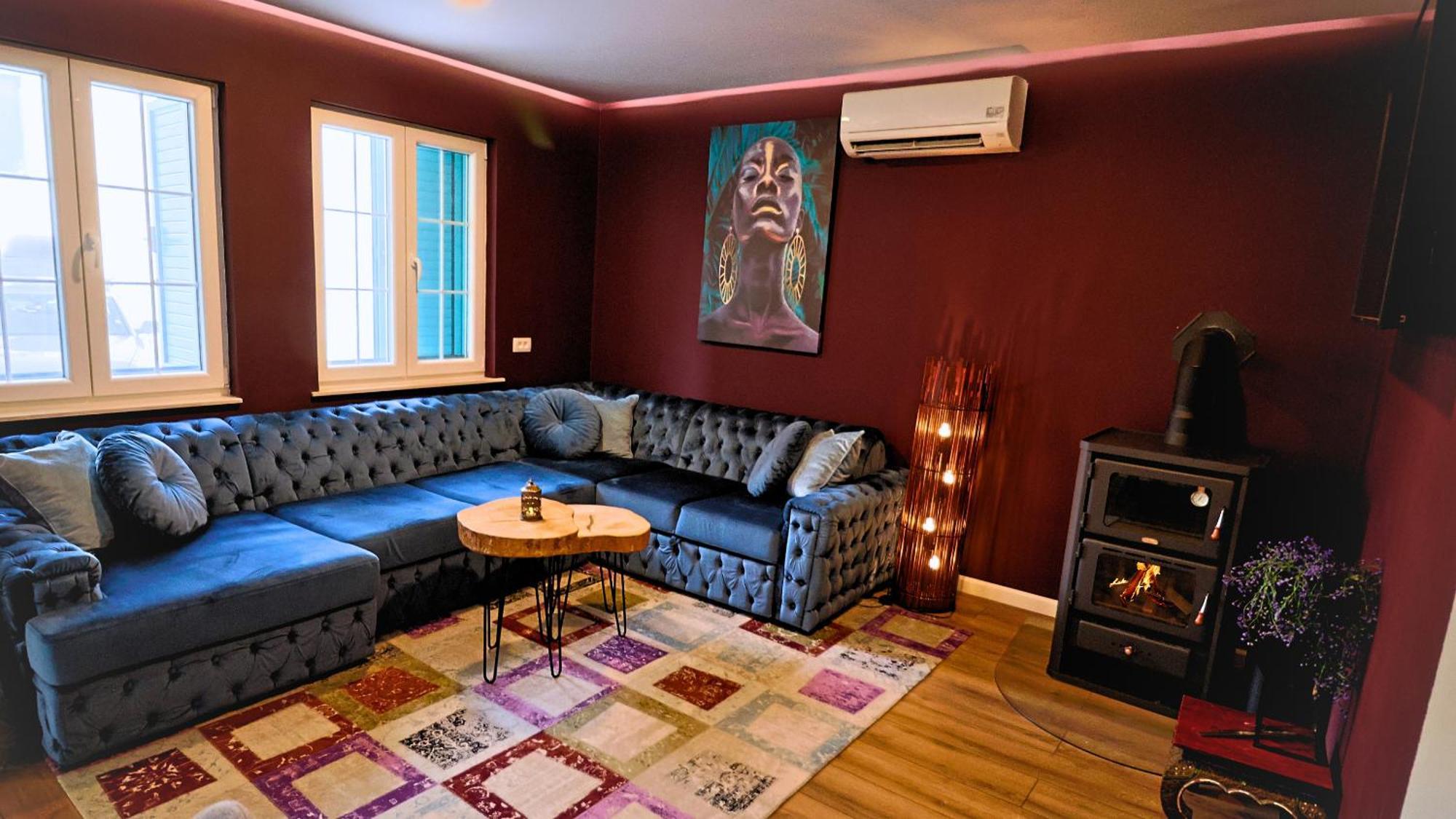 Central Single House With Parking-Top Location! โนวาลยา ภายนอก รูปภาพ