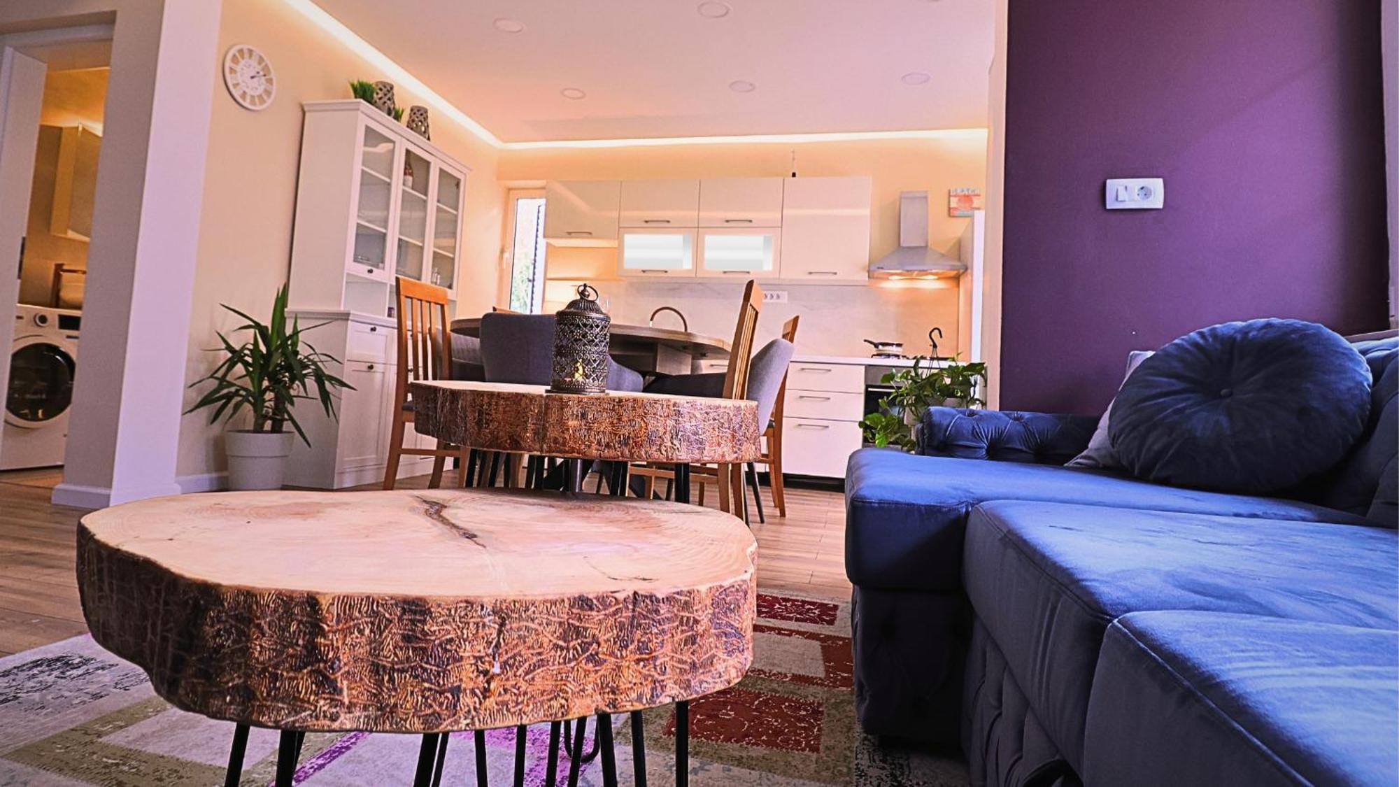 Central Single House With Parking-Top Location! โนวาลยา ภายนอก รูปภาพ