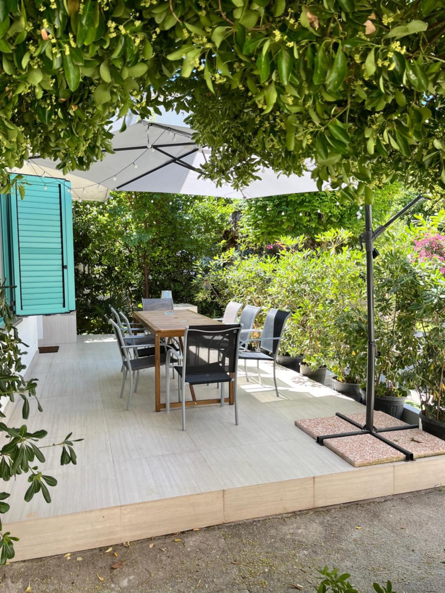Central Single House With Parking-Top Location! โนวาลยา ภายนอก รูปภาพ